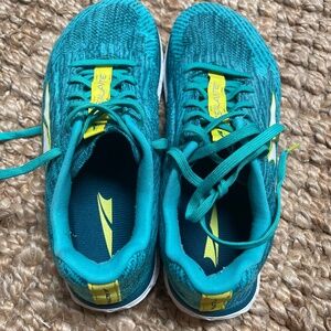 Altra women’s escalante